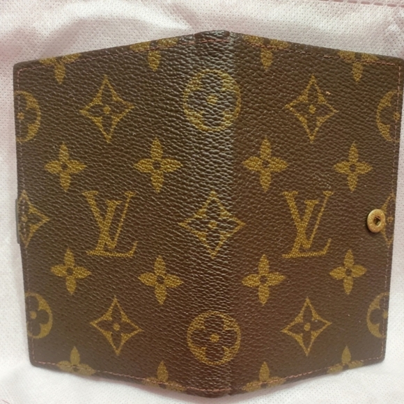 Louis Vuitton Wallet/Card Holdet With Gold Pencil - Picture 9 of 10